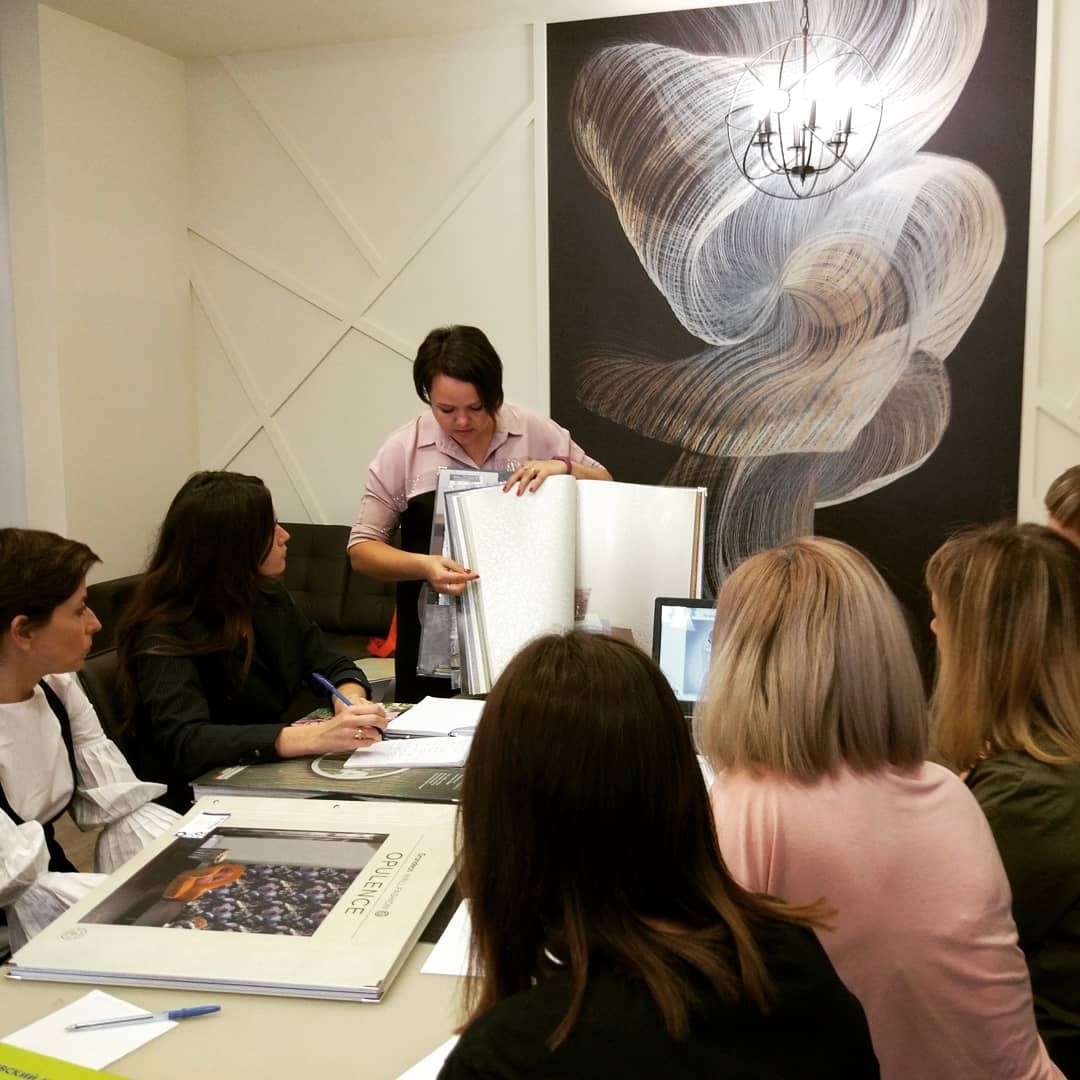 Знакомьтесь, это Галина - представитель компании surgaz.ru!