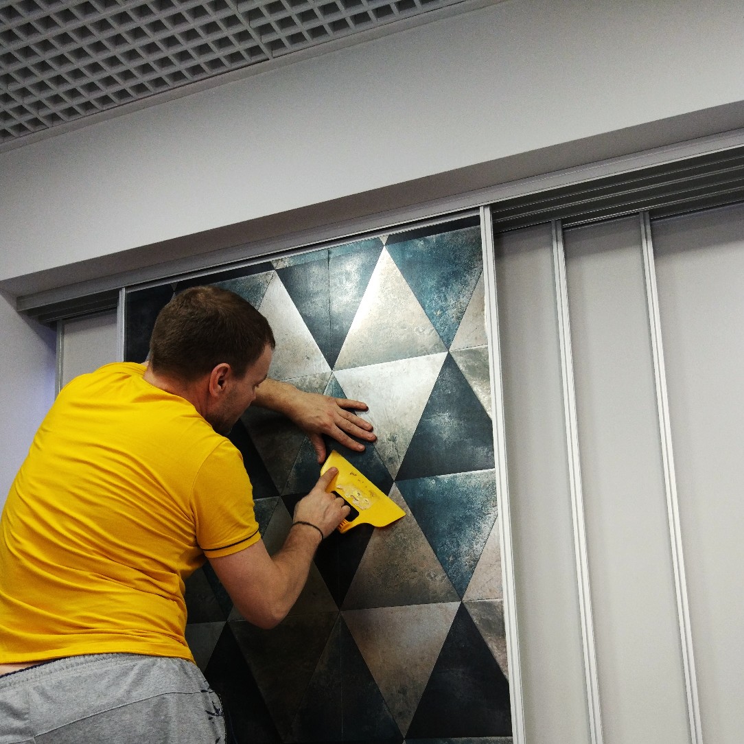 Благодарим за поклейку обоев фирму «Радуга ремонта»