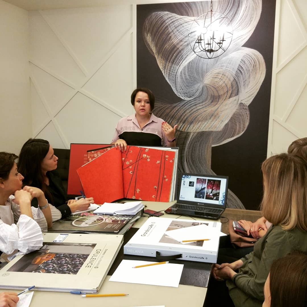 Знакомьтесь, это Галина - представитель компании surgaz.ru!