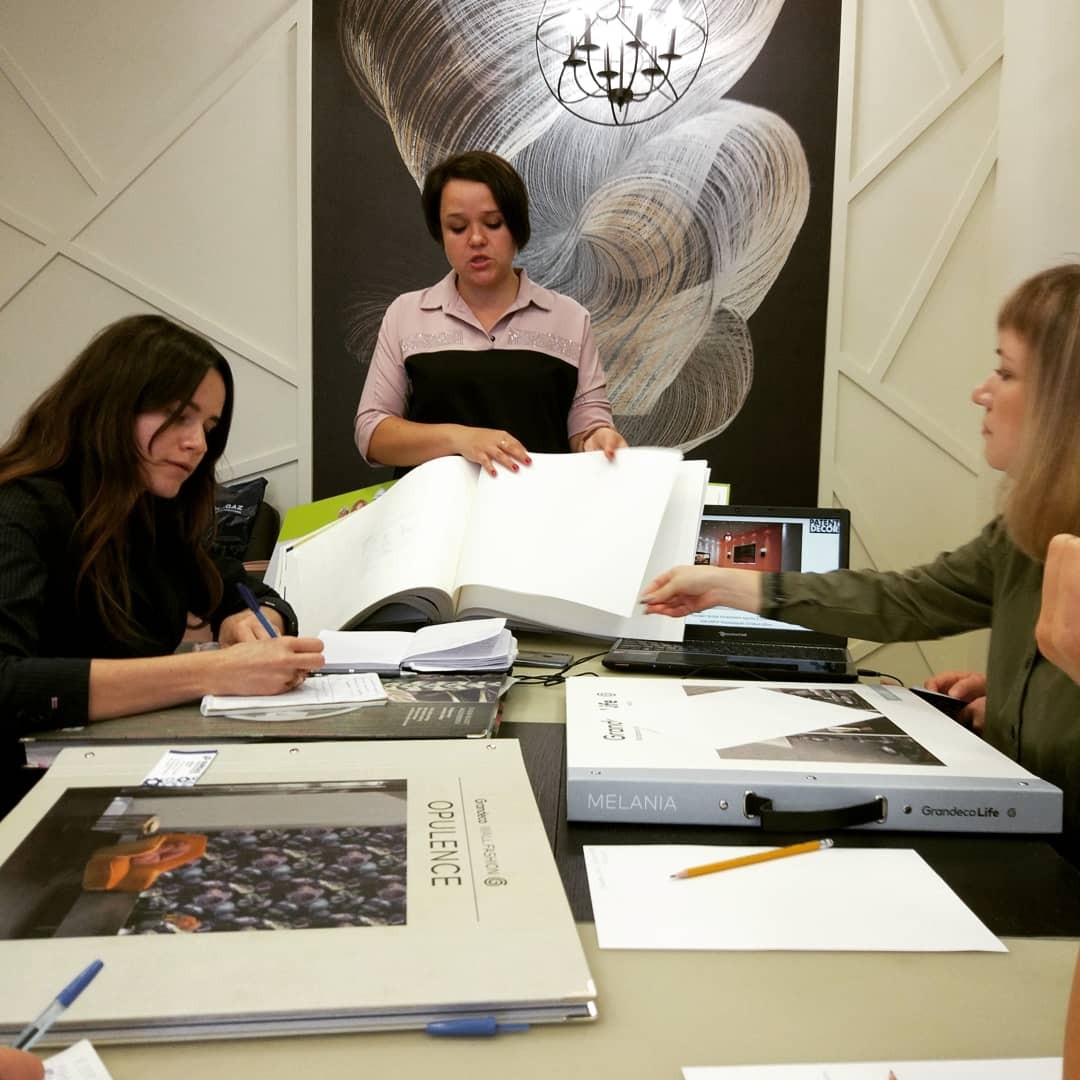 Знакомьтесь, это Галина - представитель компании surgaz.ru!