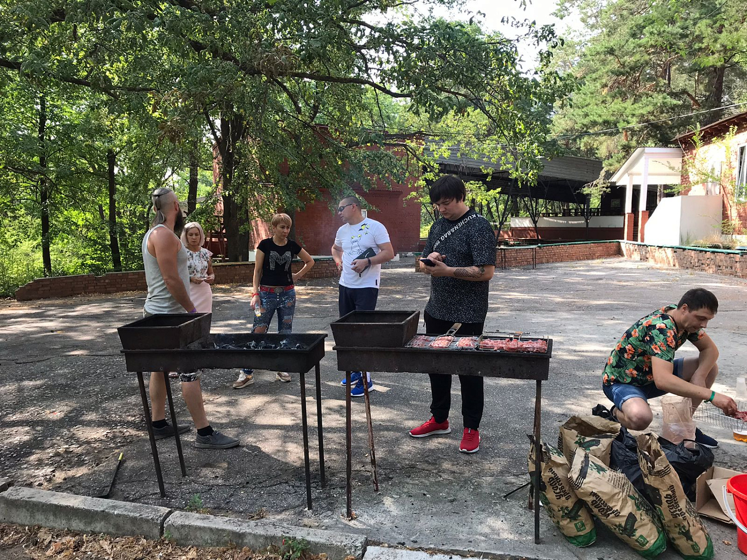 Поздравление от сотрудников компании «Евро Обои» собственникам компании