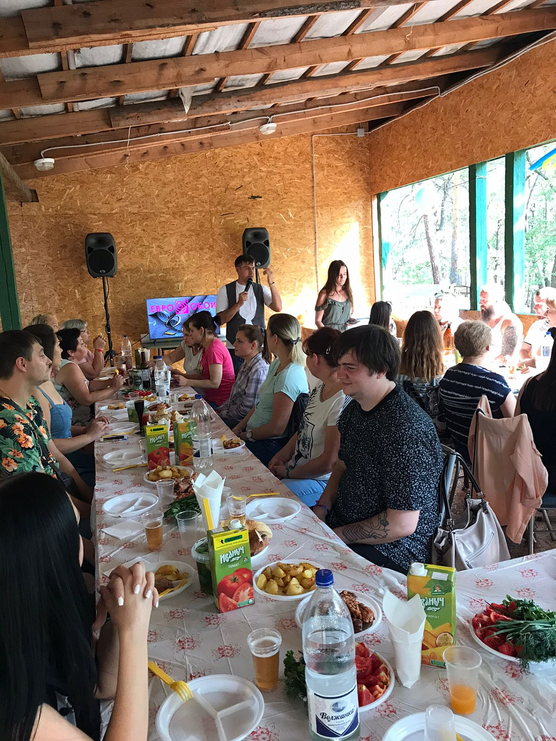 Поздравление от сотрудников компании «Евро Обои» собственникам компании