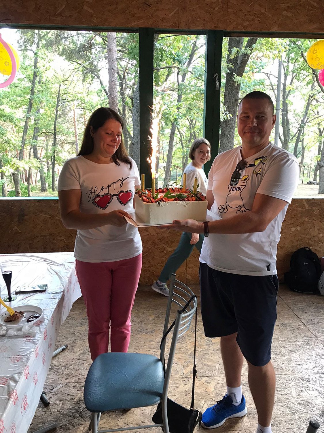 Поздравление от сотрудников компании «Евро Обои» собственникам компании