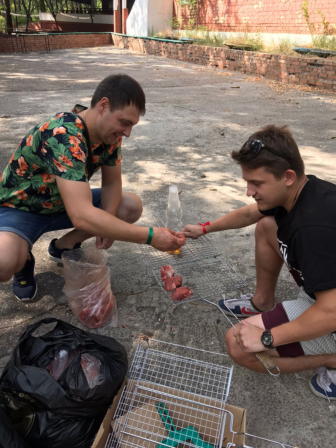 Поздравление от сотрудников компании «Евро Обои» собственникам компании